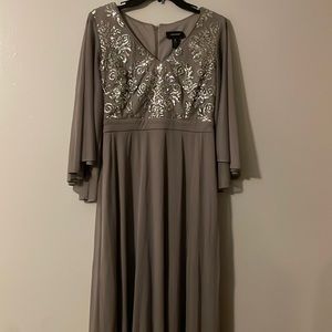 Grey, R&M Richards Dress, size 6
